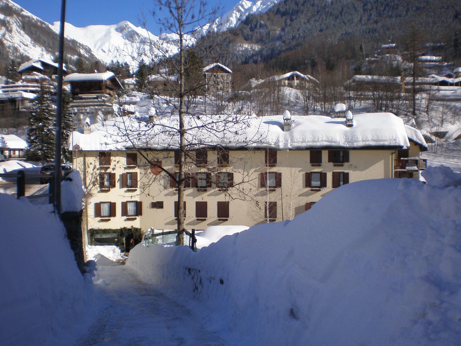Hotel Tavernier Courmayeur Eksteriør bilde